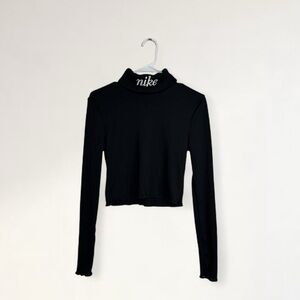 (S) Nike • Sportswear Ribbed Long Sleeve Top